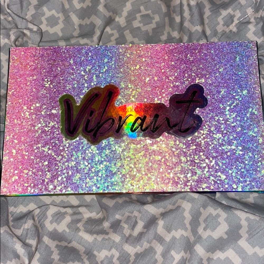 Color Story Vibrant Pressed Pigment Palette